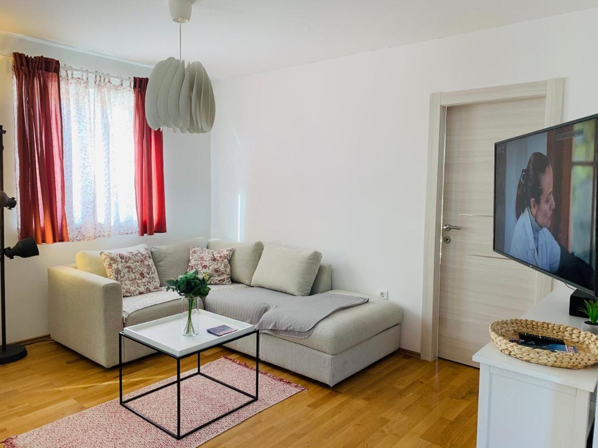 코스트레나 Apartman Marley 아파트 외부 사진