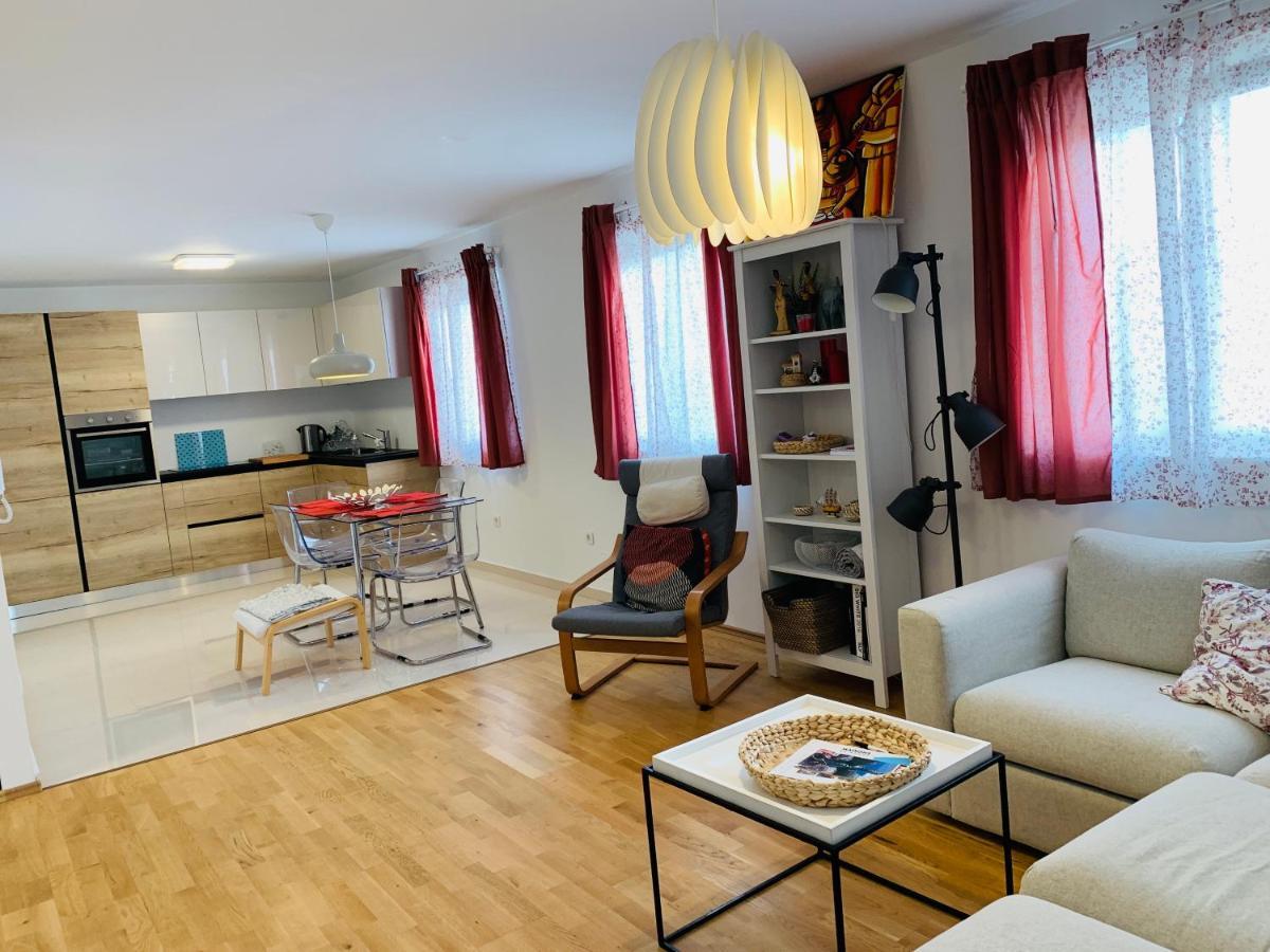 코스트레나 Apartman Marley 아파트 외부 사진