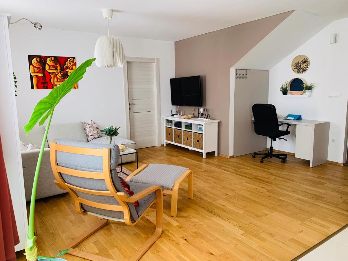 코스트레나 Apartman Marley 아파트 외부 사진